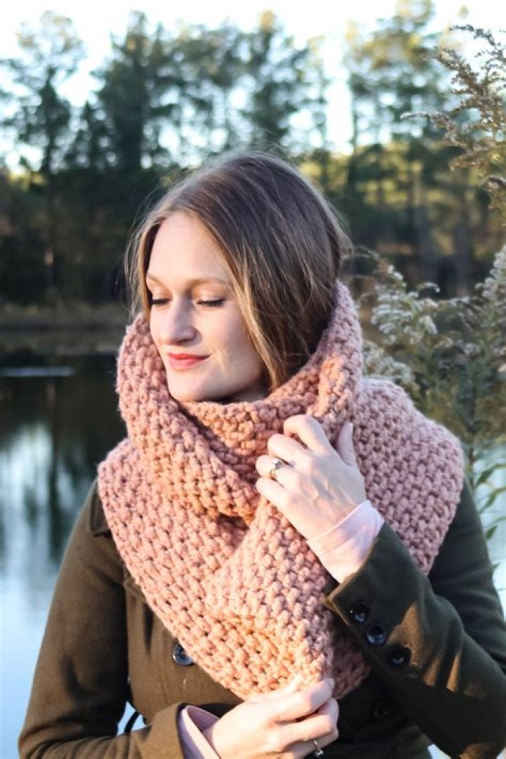 Coziest Infinity Scarves (Review) in 2023