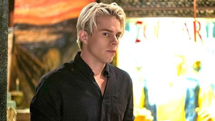 Jake Manley On ‘The Order’ Season 2 & Dean’s Fate In ‘Infamous’ – Hollywood Life