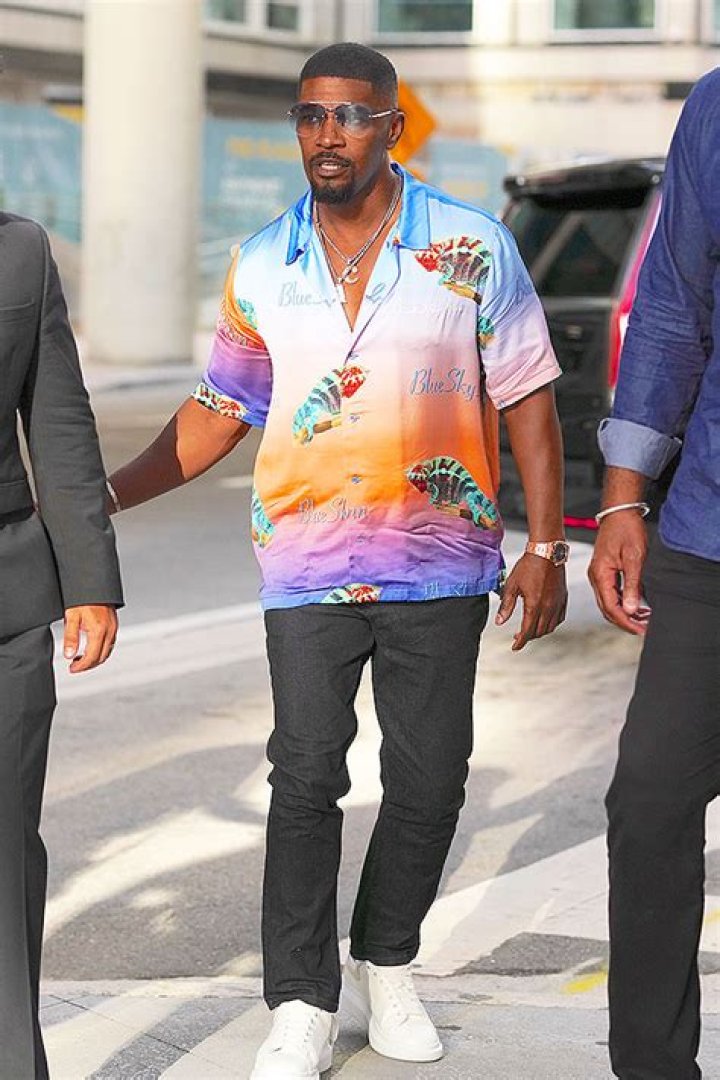 Friends Ask For Prayers – Hollywood Life