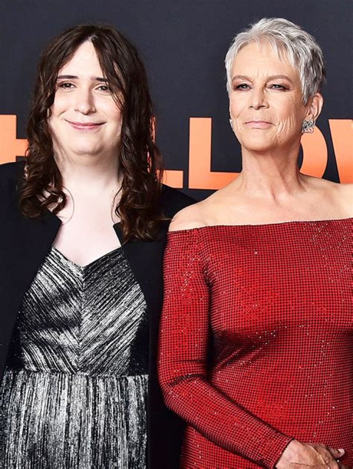 Jamie Lee Curtis Gave Her Oscar Statue They/Them Pronouns – Hollywood Life