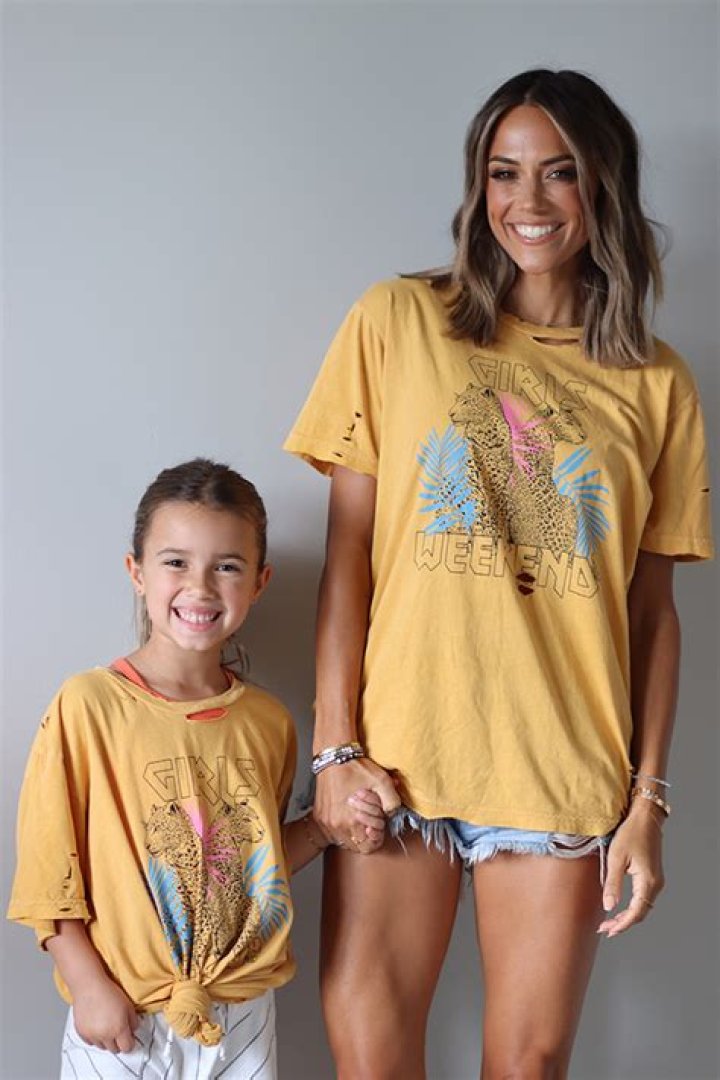 Jana Kramer Discusses New Single ‘Voices’ & Divorce From Mike Caussin – Hollywood Life