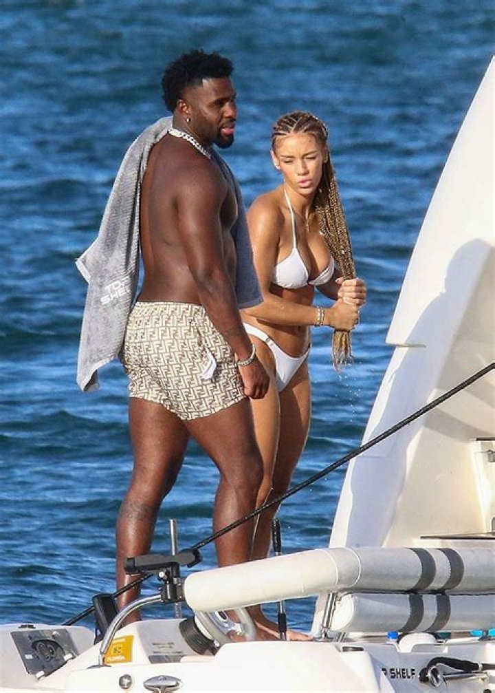 Jason Derulo & Girlfriend Jena Frumes On Miami Boat: Photos – Hollywood Life