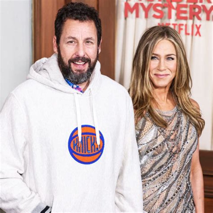 Jennifer Aniston Says Adam Sandler Sends Her Flowers On Mother’s Day – Hollywood Life