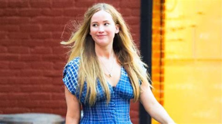 Jennifer Lawrence Glows In Blue Dress During NYC Outing: Pics – Hollywood Life