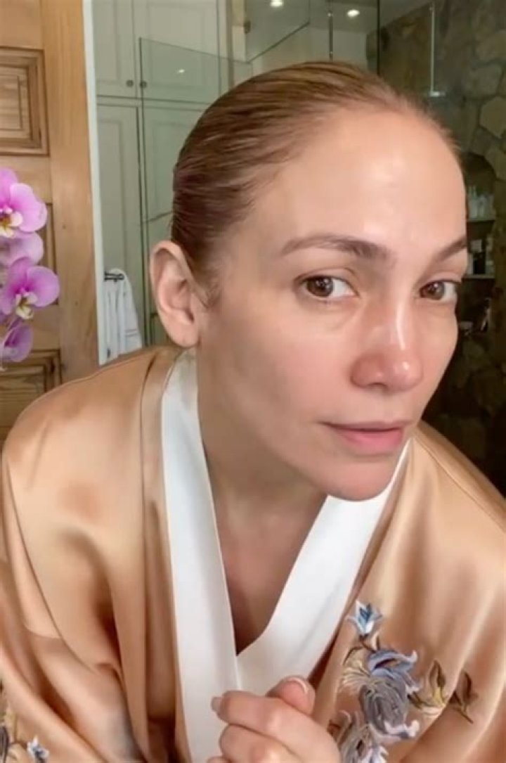 Jennifer Lopez, 51, Glows In Stunning Makeup-Free Selfie While Showing Off Her ‘Morning Face’