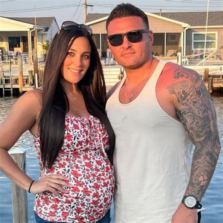 PDA Pics Of All The Couples – Hollywood Life