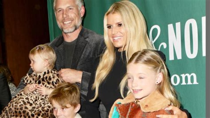 Jessica Simpson Praises Her ‘Beautiful Kiddos’ Maxwell, 7, & Ace, 6, On Their Holiday Concert: ‘Amazing Job’