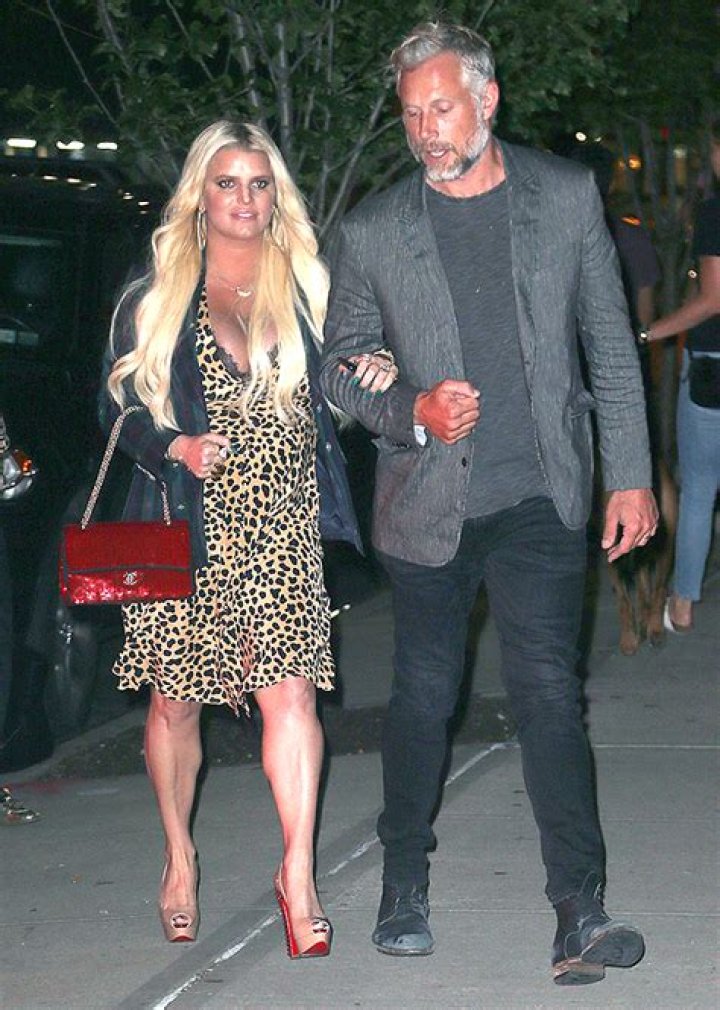 Jessica Simpson Rocks Red Dress For Date Night With Husband After 100 Lbs. Weight Loss: Photo