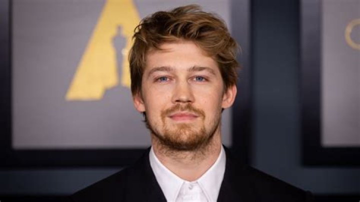 Joe Alwyn Celebrity Profile Actor – Taylor Swift’s Boyfriend – Hollywood Life