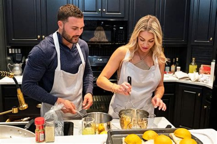 Calah & Steven Talk Moving In & More Plans – Hollywood Life