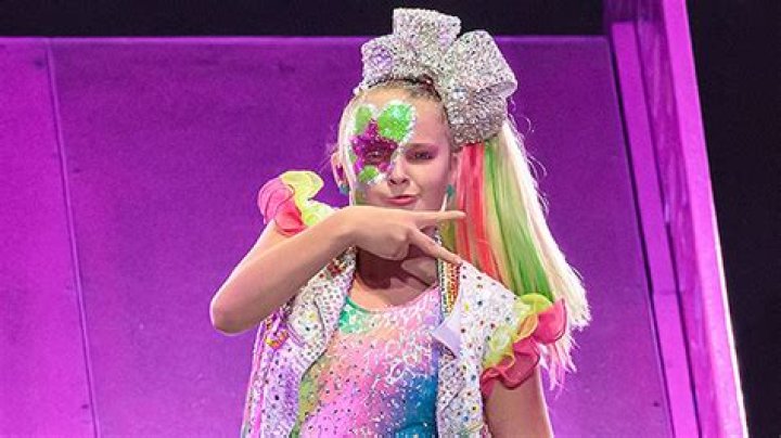 JoJo Siwa, 16, Can’t Get Away From Icky Green Slime In Hilarious Kids’ Choice Awards Sketch