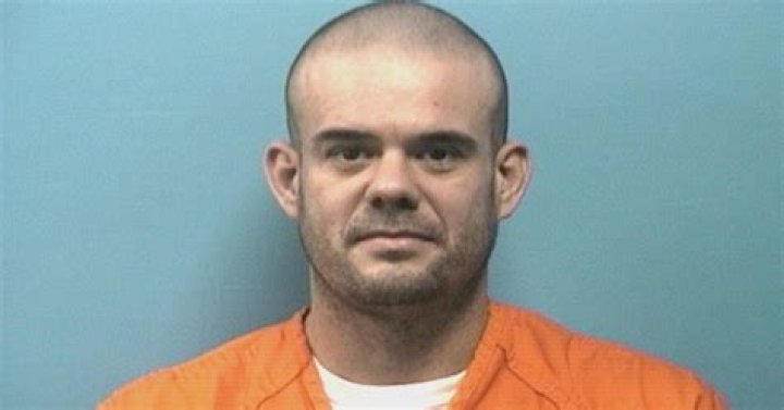 Joran van der Sloot Celebrity Profile – Hollywood Life