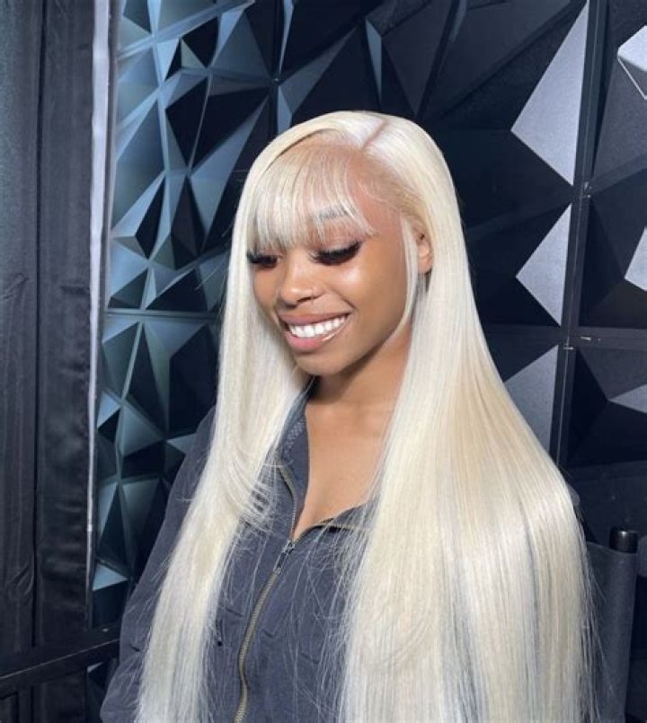Jordyn Woods Dons Platinum Blonde Wig In Sexy Selfie – Hollywood Life