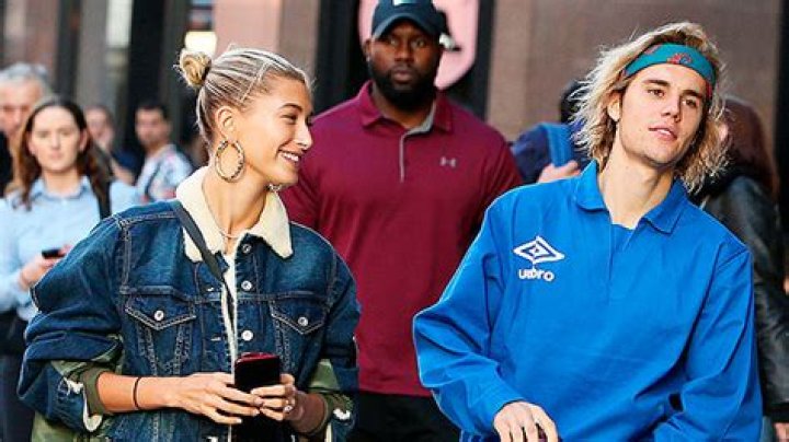 Justin Bieber & Hailey Baldwin Reuniting With Shawn Mendes Not Awkward – Hollywood Life