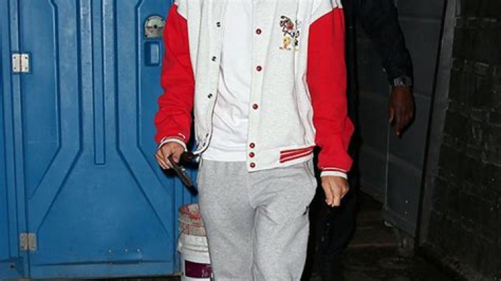 He Reveals The Truth Behind Wet Pants – Hollywood Life