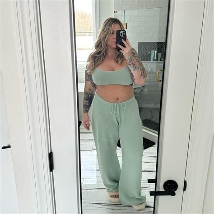 Kailyn Lowry Reveals Post-Baby Selfie & Rocks Leggings Just 2 Weeks After Giving Birth To Baby