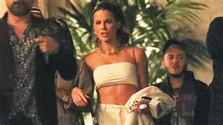 Kate Beckinsale, 46, Looks Sexier Than Ever In Midriff Baring Crop Top After Finalizing Divorce