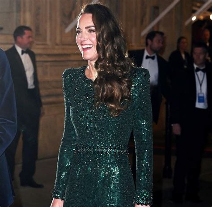 Kate Middleton’s Green Sequin Gown At Royal Variety Performance: Photos – Hollywood Life