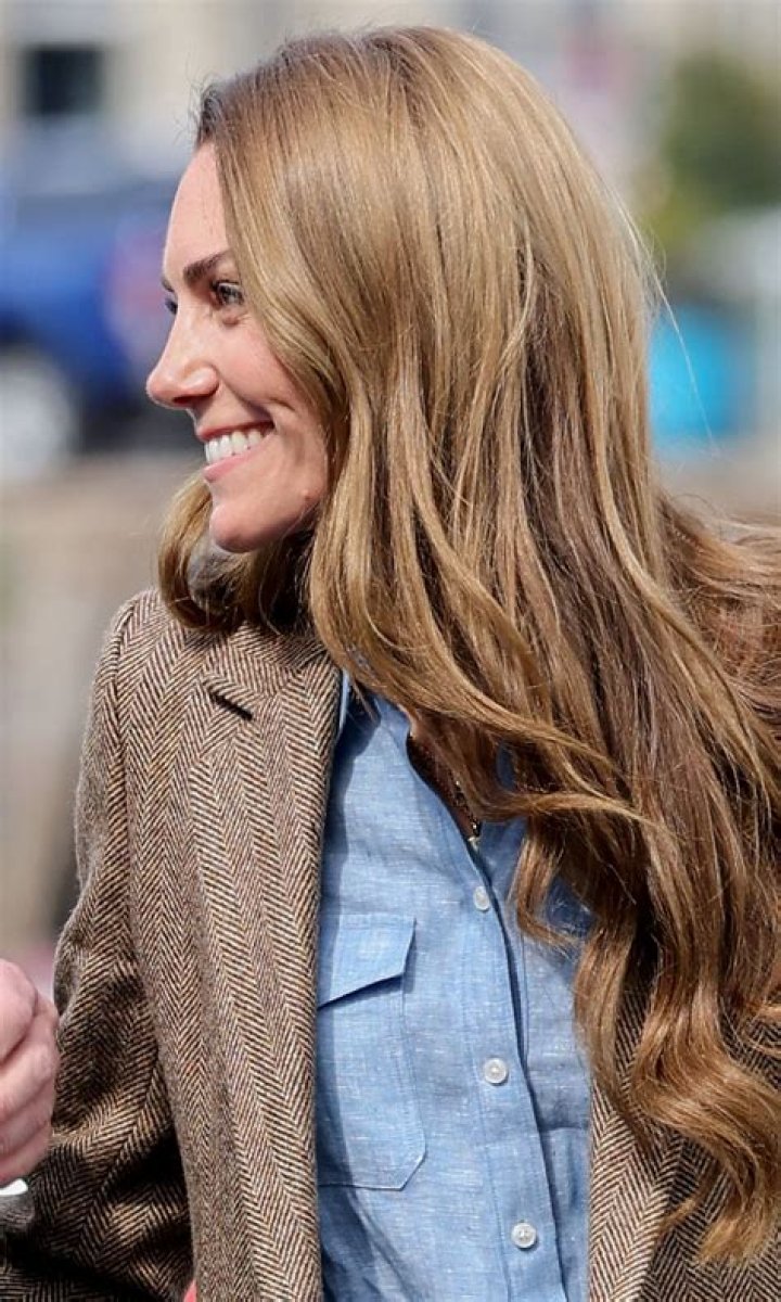 Kate Middleton Extension Speculation! – Hollywood Life