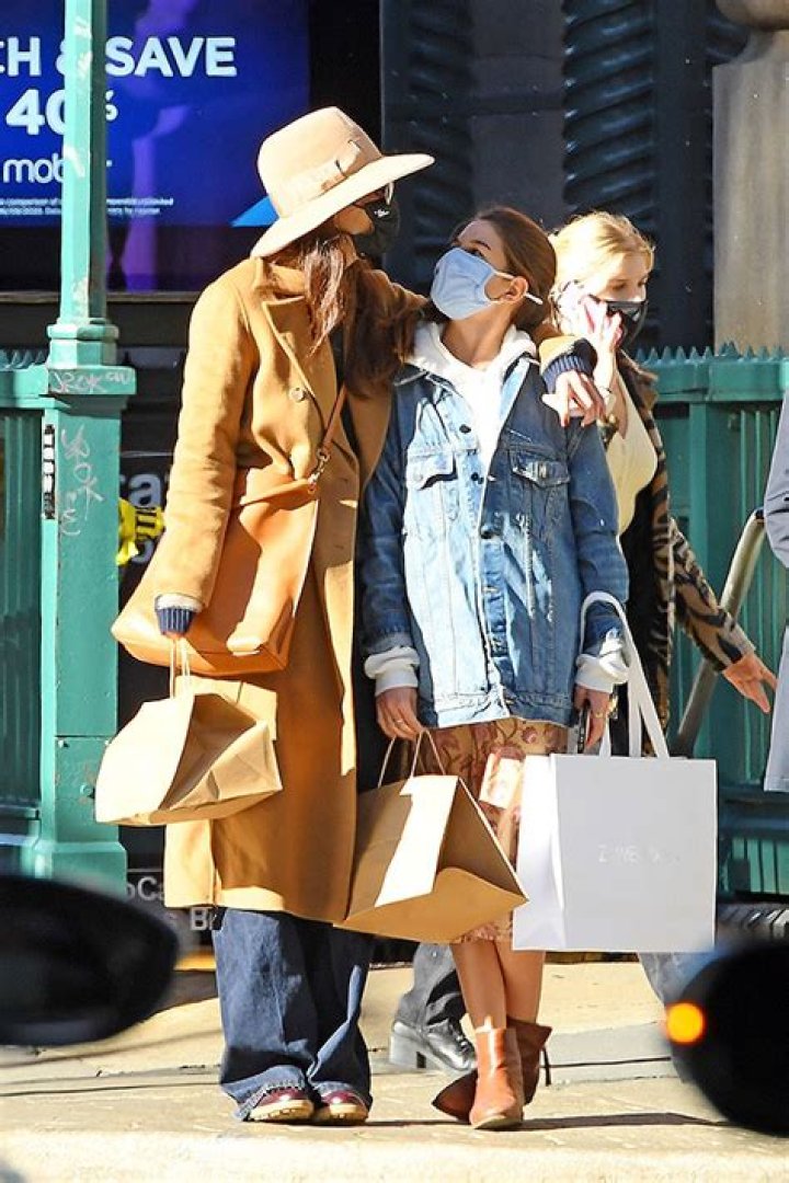 Katie Holmes Snuggles Daughter Suri, 14, As They Enjoy A Shopping Date In NYC — See Pics