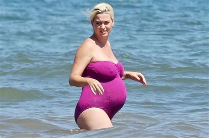 Katy Perry Models Baby Bump In Purple Swimsuit In New Beach Photos – Hollywood Life