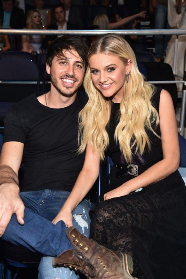 Kelsea Ballerini Posts First Photo After Announcing Morgan Evans Split – Hollywood Life