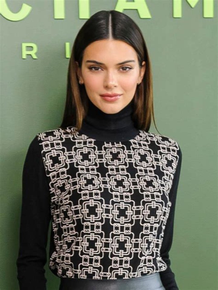 Kendall Jenner’s Red Hair At Paris Fashion Week – Photos – Hollywood Life