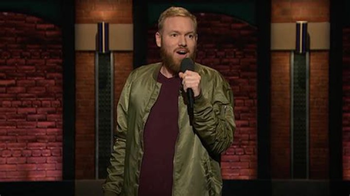 5 Things to Know About the Late Comedian – Hollywood Life