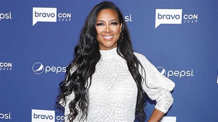Kenya Moore’s Teenage Throwback Photo Has Fans In Awe – Hollywood Life