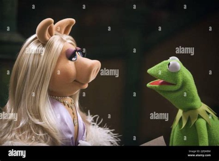 Kermit The Frog & Miss Piggy Relationship — SEE PICS – Hollywood Life