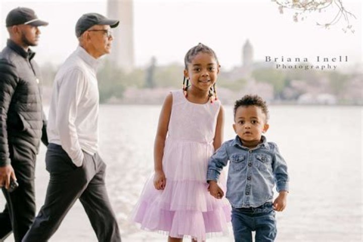 The 15 Best Kid Photobombs Ever — Hilarious Pics