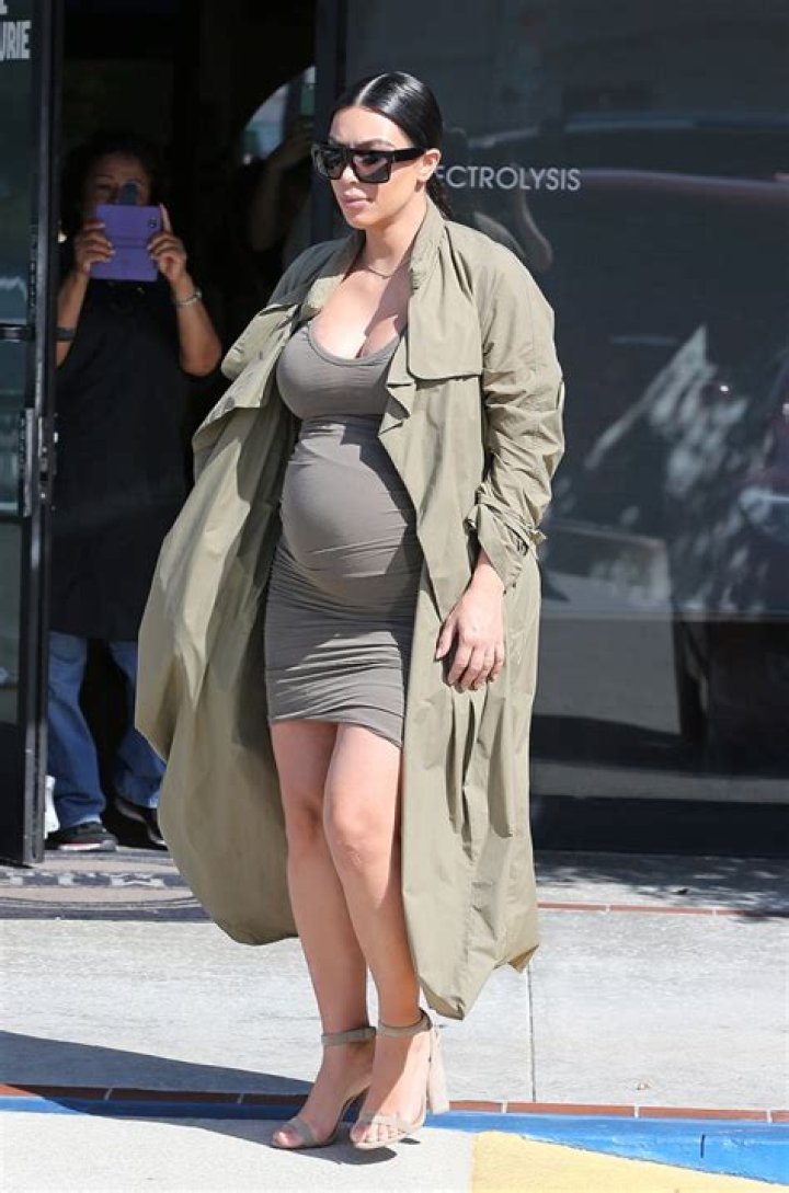 Kim Kardashian’s Maternity Looks — See Pregnancy Pics – Hollywood Life