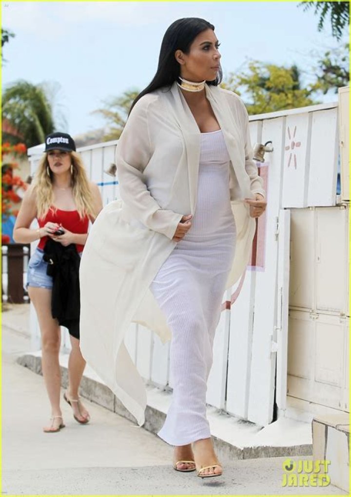 Kim Kardashian’s Pregnant Bikini Pics — Kimbo Proves Pregnancy Is Real – Hollywood Life