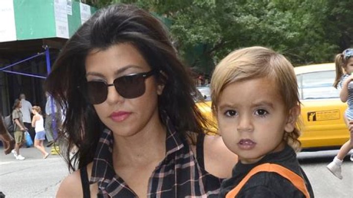 Kourtney Kardashian Chows Down With Her 3 Kids Plus Their Cousins North & Saint For A ‘Picnic In The Pickup’