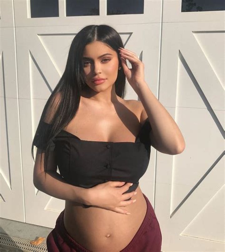 Kylie Jenner Shows Off Her Bare Baby Bump In A Crop Top — Video