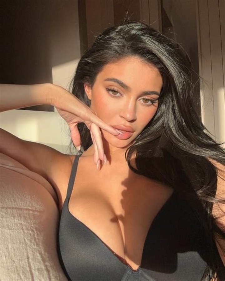 Kylie Jenner Fans Think She’s ‘Missing’ Travis Scott After Her Cryptic Caption On Sexy New Lingerie Pics