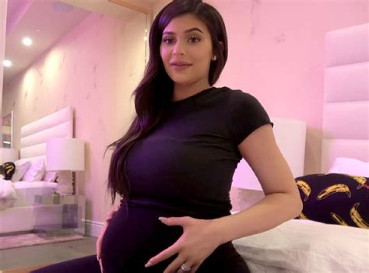 Kylie Jenner ‘Won’t Travel As Much’ During Second Pregnancy: She’s ‘Focused’ On Staying ‘Healthy’