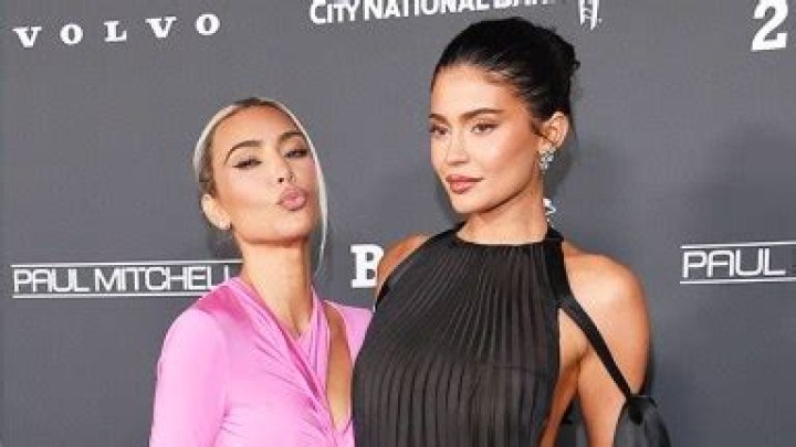 Kylie Jenner Responds To Kim Kardashian Asking Her To Promote SKIMS – Hollywood Life