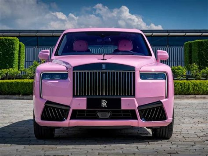 Kylie Jenner Debuts New Rolls Royce With Customized Pink Interior – Hollywood Life