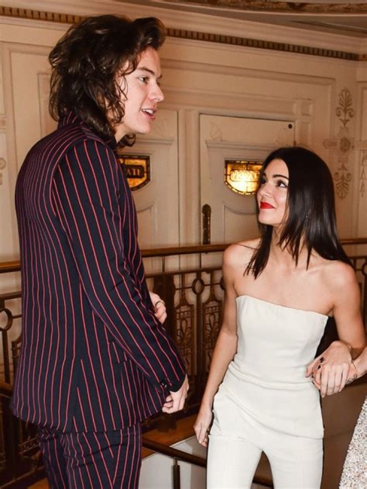 Kendall Vs Kylie Jenner: Who Has Had The Hottest PDA Pics With Their Boyfriends?