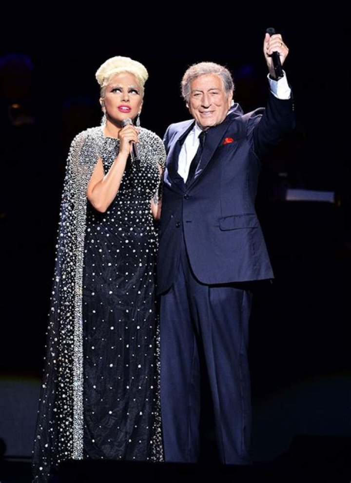 Lady Gaga Cries At Tony Bennett’s 95th Birthday Performance — Video – Hollywood Life