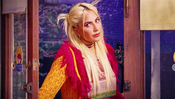 Lady Gaga Sings ‘Smelly Cat’ With Lisa Kudrow On ‘Friends’ Reunion – Hollywood Life