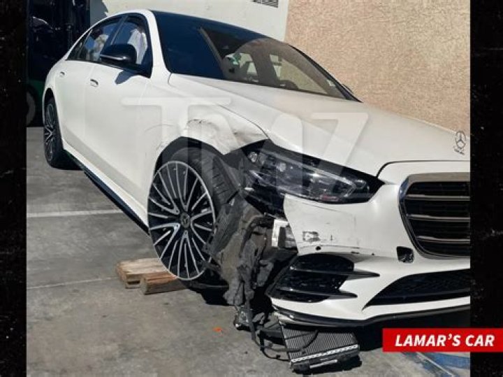 Lamar Odom Gets In Car Crash & Smashes Mercedes Benz – Hollywood Life
