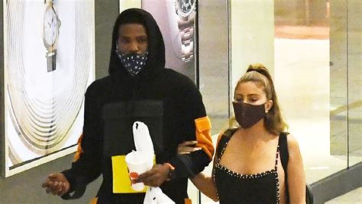 Larsa Pippen & Malik Beasley Seen Nearly Kissing During Minnesota Date – Hollywood Life