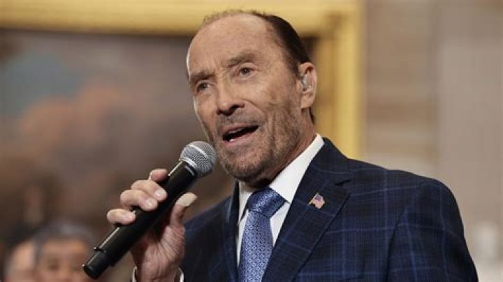Lee Greenwood Bio – Hollywood Life