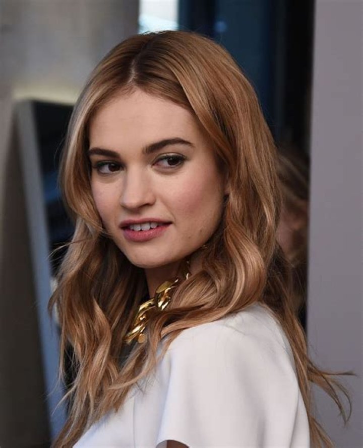 See Her Prep To Play Pam Anderson – Hollywood Life