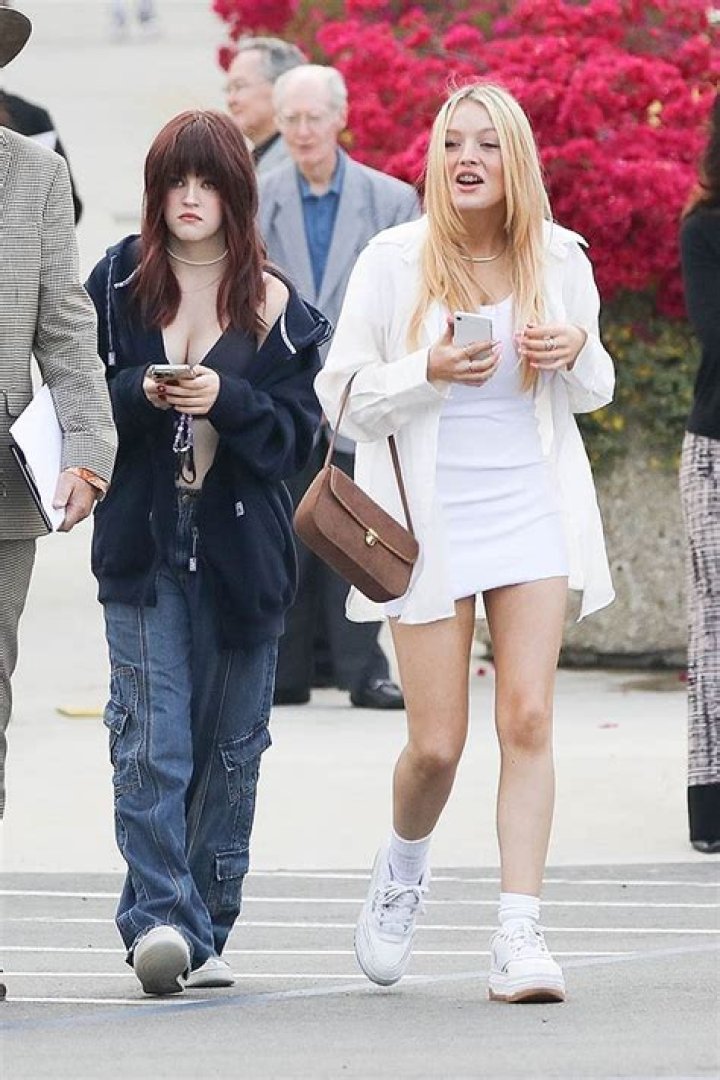 Lisa Marie Presley’s Twins Finley & Harper’s Middle School Graduation – Hollywood Life