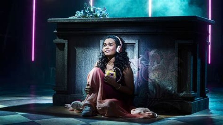 Lorna Courtney Talks ‘& Juliet’ On Broadway (Exclusive) – Hollywood Life