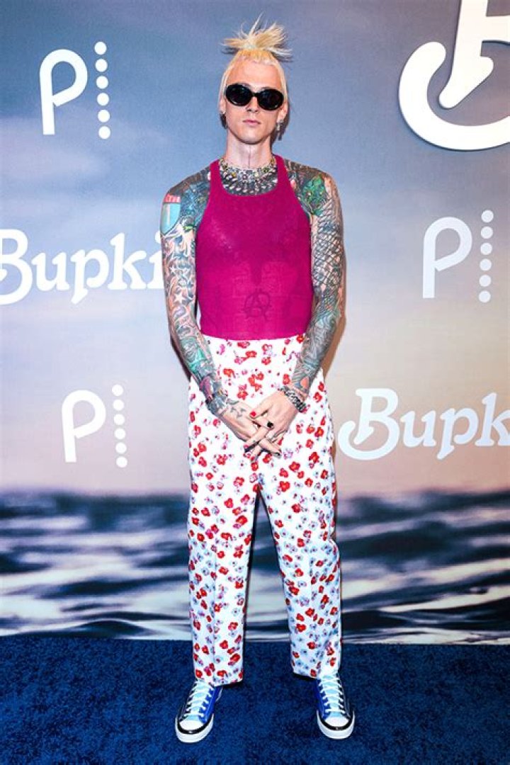 Machine Gun Kelly Supports Pete Davidson At ‘Bupkis’ Premiere: Photos – Hollywood Life