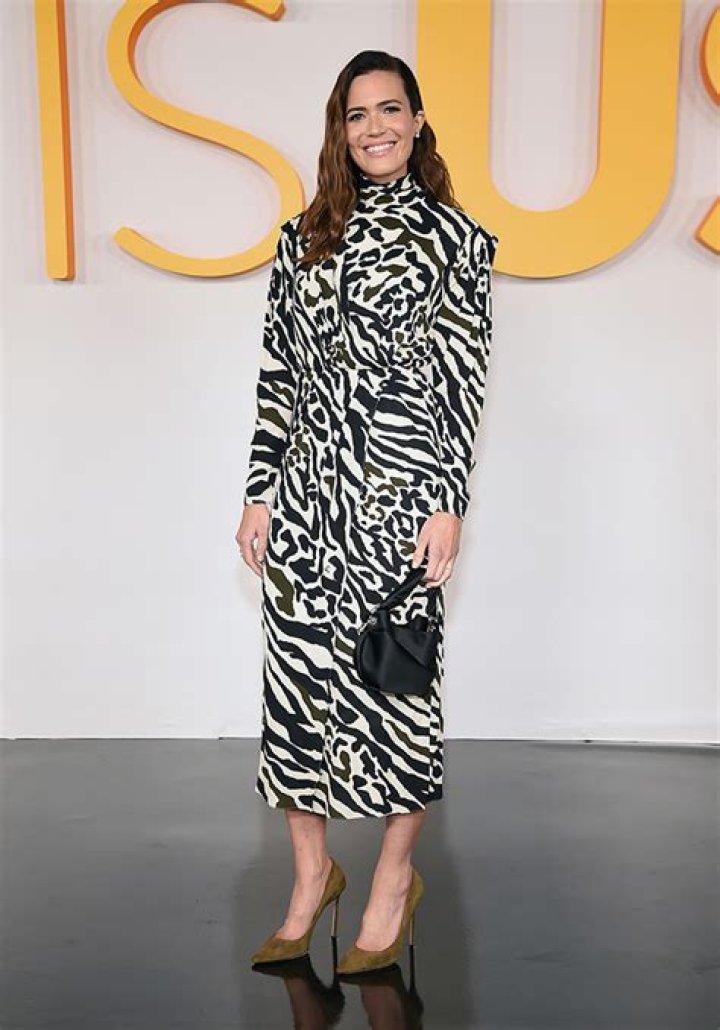 Mandy Moore Stuns In Zebra Print Dress As She Reunites With ‘This Is Us’ Cast For Final Season Premiere